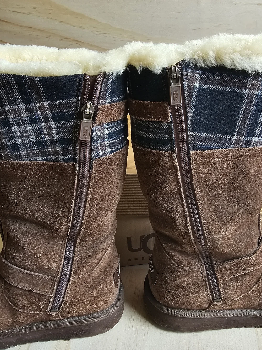 PREOWNED UGG BOOTS 